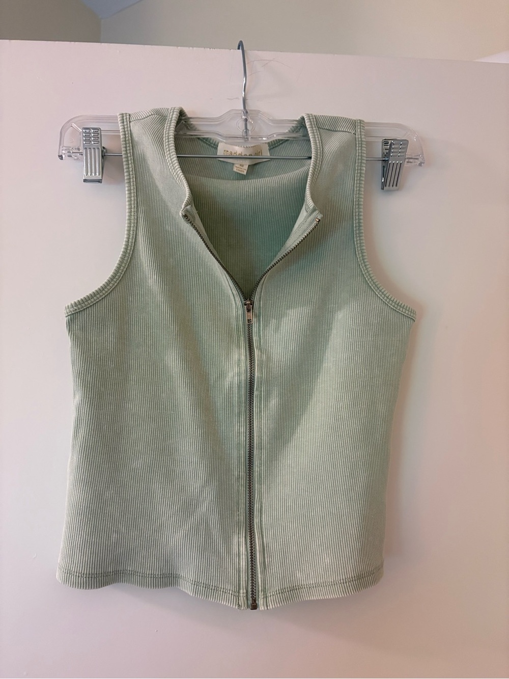 Madden Girl Ribbed Zip-Front Tank - Picture 3 of 4